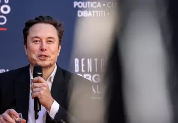 xAI Elona Muska poszukuje do 4 ...