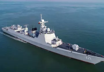 Chiny jednocześnie budują sześć niszczycieli Typ ...