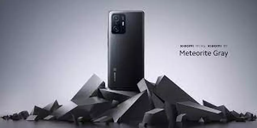 Robot po raz pierwszy rozpakował Xiaomi 11T Pro