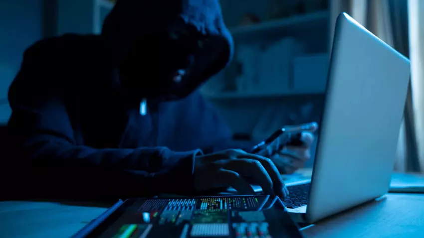 Francja oskarżyła rosyjskie wojska wywiadowcze o cyberataki, w tym podczas kampanii wyborczej Macrona