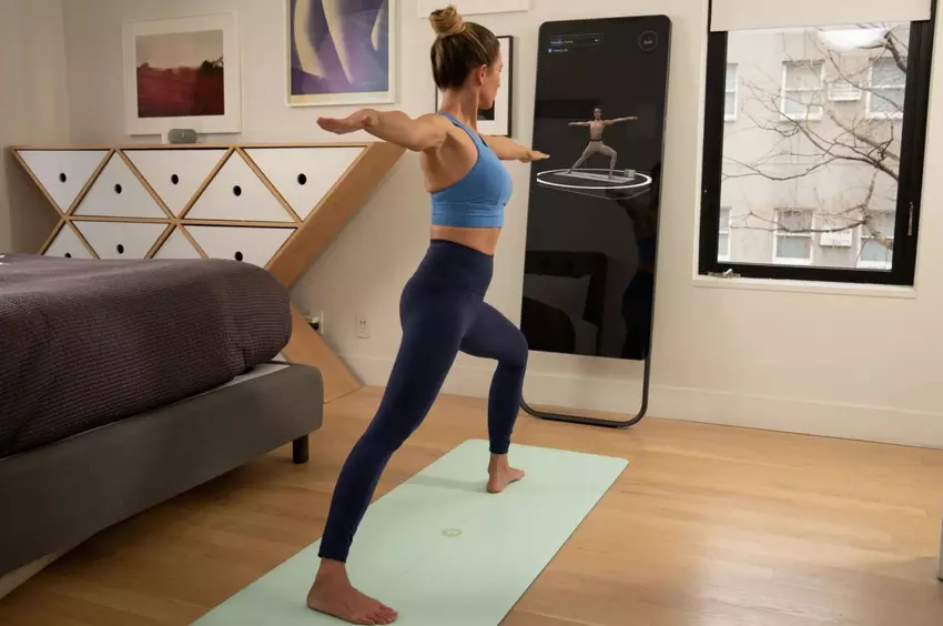 Fiture oferuje stylowe lustro fitness, które można dopasować do wystroju Twojego pokoju