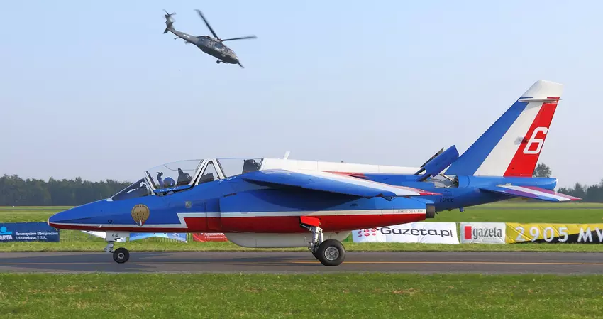 Samoloty Patrouille de France zderzyły się podczas treningu we Francji 