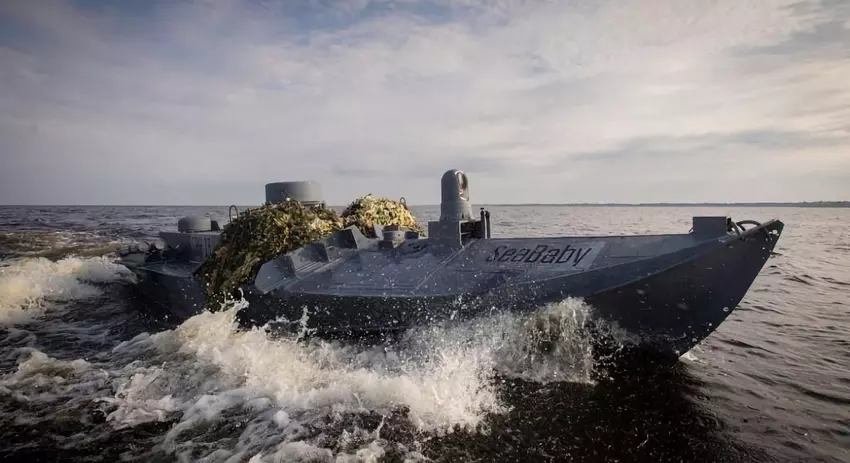 Ukraińscy wolontariusze zbierają pieniądze na 35 morskich dronów Sea Baby, które mogą przenosić 850 kg materiałów wybuchowych i uderzać w cele oddalone nawet o 1000 km.