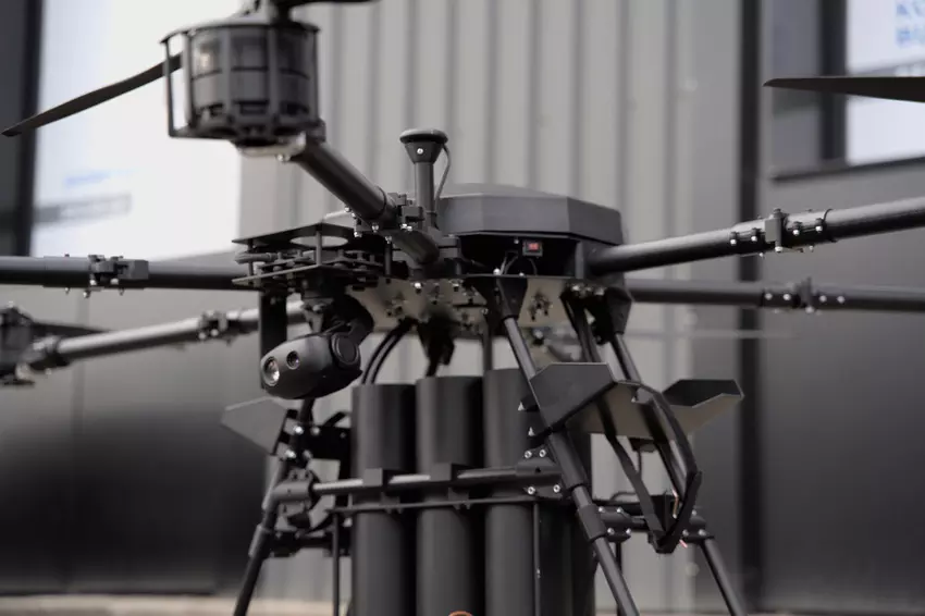 Ukraiński dron Vampire wykorzystany do pomocy humanitarnej dla mieszkańców okupowanego lewobrzeżnego obwodu chersońskiego (wideo)