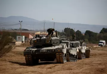 Czołgi Leopard 2A4, rakiety Patriot i ...
