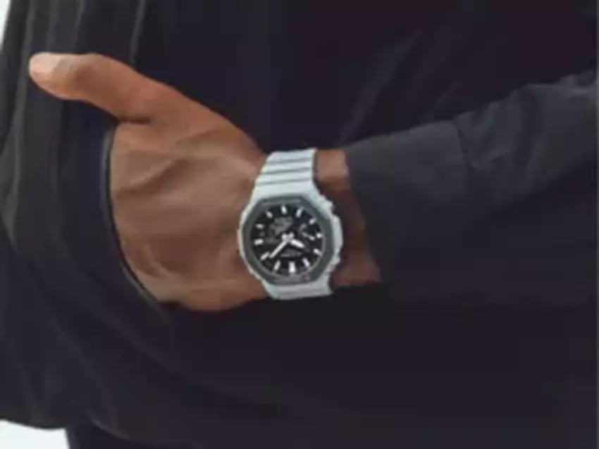 Zegarek Casio GA-B2100LUU z serii Urban Utility