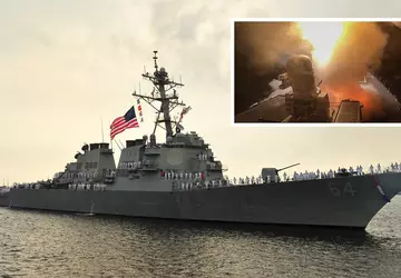 Niszczyciel klasy Arleigh Burke USS Carney ...