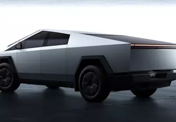 Tesla rozpoczyna sprzedaż nowej podstawowej wersji ...