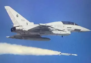 Włoskie myśliwce Eurofighter Typhoon przeprowadziły pierwsze ...