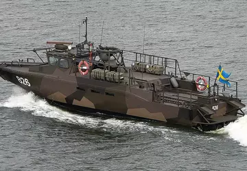 Łodzie szturmowe, ciężarówki i amunicja: Szwecja ...