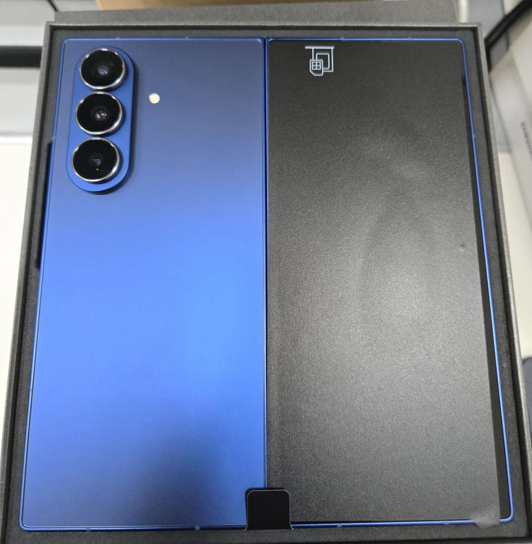Samsung Galaxy Z Fold 7 po ...