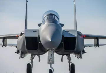 Zmodernizowane myśliwce F-15EX Eagle II nie ...