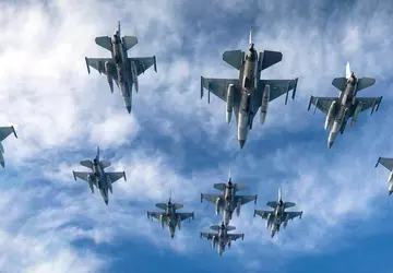 Ukraina otrzyma 42 amerykańskie myśliwce czwartej ...