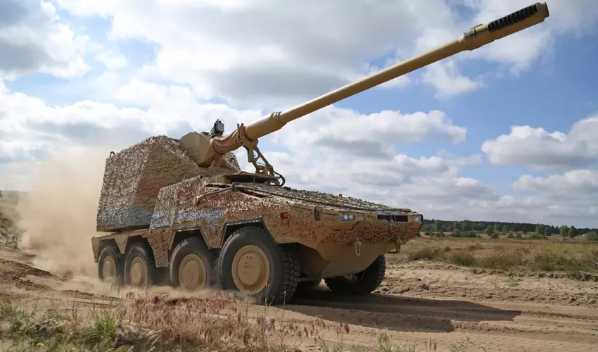 Niemcy przekazały Ukrainie pierwszy najnowszy pojazd samobieżny RCH 155