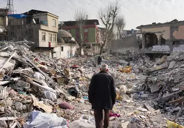 Funkcja ostrzeżeń o trzęsieniach ziemi na ...