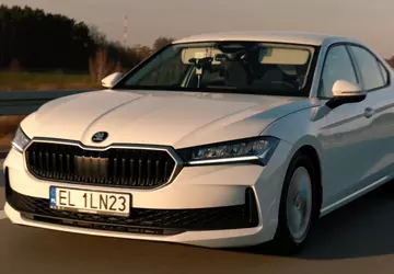 Rekord: Skoda Superb TDI przejechał 2831 ...