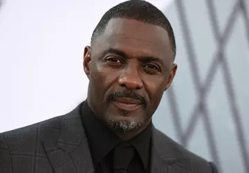 Idris Elba ma zagrać i wyreżyserować ...