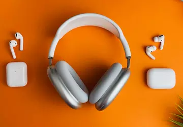 Słuchawki AirPods i AirPods Max również ...