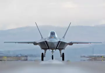 F-35 Lightning II i F-22 Raptor ...