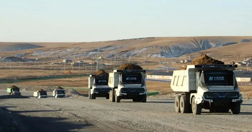 Chińska grupa Huaneng stworzyła największą na świecie flotę elektrycznych ciężarówek górniczych z automatycznym sterowaniem