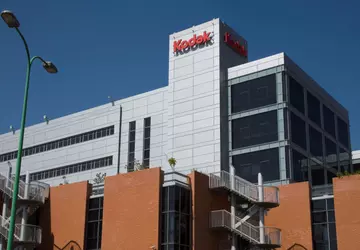 Od plotek o upadku do finansowej ...