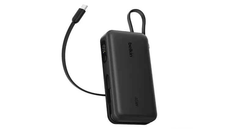 Belkin z nowym powerbankiem z wbudowanym ...