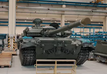 89 czołgów, 226 pojazdów opancerzonych, 38 ...