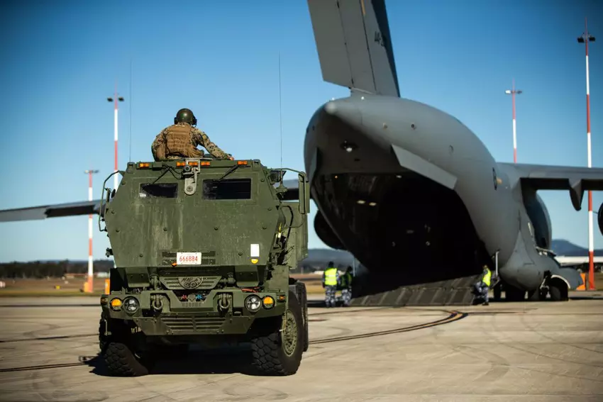 Australia otrzyma pierwsze systemy rakietowe M142 HIMARS dopiero w 2025 r.