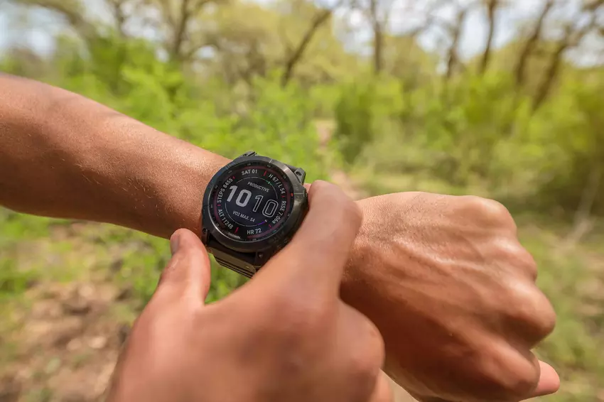 Bloger przetestował dokładność krokomierza na smartwatchach Apple, Garmin, Samsung i Google: jakie są wyniki?