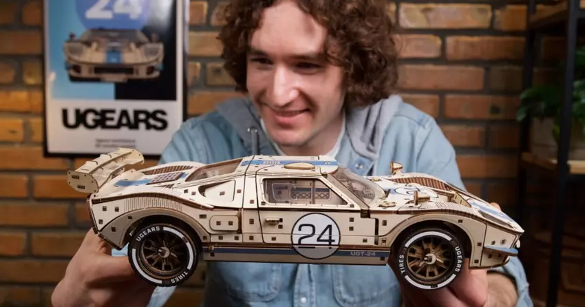 UGT-24 Endurance Racer: nowa mechaniczna łamigłówka 3D firmy Ugears dla prawdziwych fanów wyścigów retro (wideo)