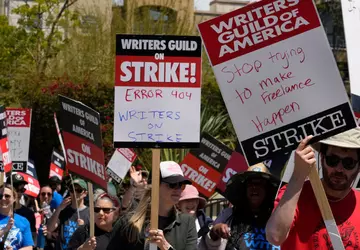 Hollywoodzkie studia zgodziły się chronić scenarzystów ...
