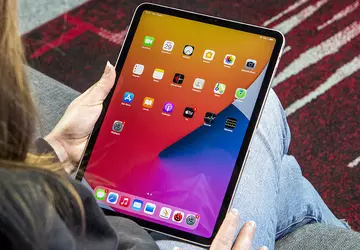 Bloomberg: Apple pracuje nad 15-calowym iPadem ...