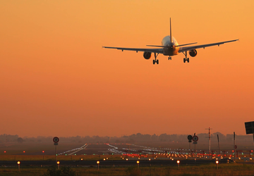 Wieże 5G mogą wyłączać samoloty i ...