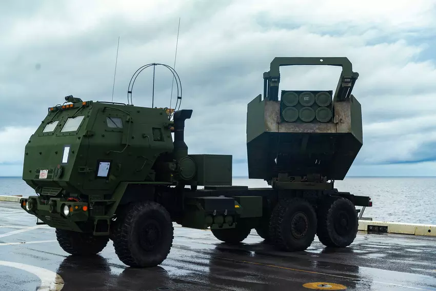 M142 HIMARS, ilustracja wykonana przez Flotę Pacyfiku USA