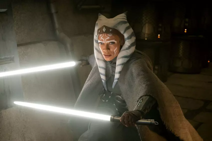 Epickie miecze świetlne i głębokie relacje: Dave Filoni ujawnił nowe sekrety dotyczące serialu "Ahsoka" z Gwiezdnych Wojen