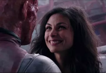 Morena Baccarin dzieli się nowymi szczegółami ...