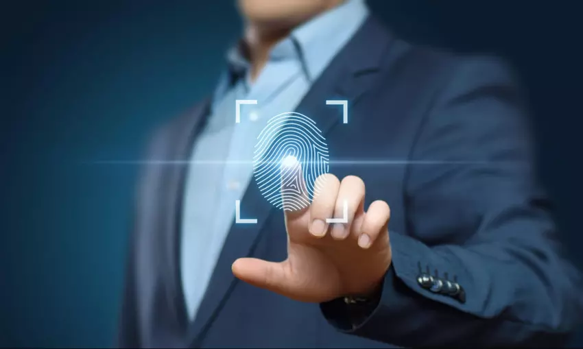 Skaner linii papilarnych MacBook Pro i iPad oszukany za pomocą improwizowanych środków za jedyne 5 USD