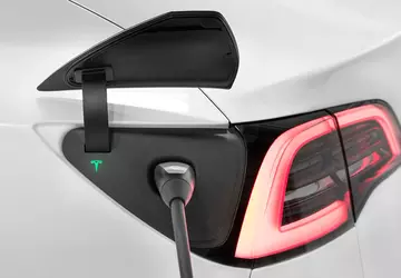 Tesla umożliwiła włączenie ogrzewania portu ładowania ...