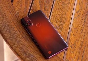 Motorola przygotowuje flagową linię smartfonów One ...