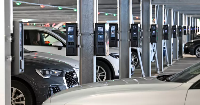 Stacje ładowania dla samochodów elektrycznych na lotnisku Monachium