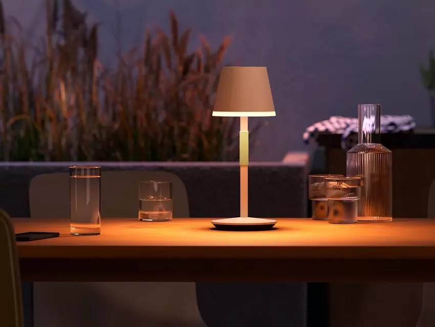 Philips Hue Go przenośna lampa stołowa z obsługą Amazon Alexa, Google Assistant i Siri odsłonięta w Europie za 159 euro