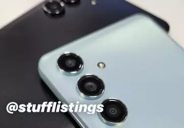 Samsung Galaxy M55 5G w dwóch ...