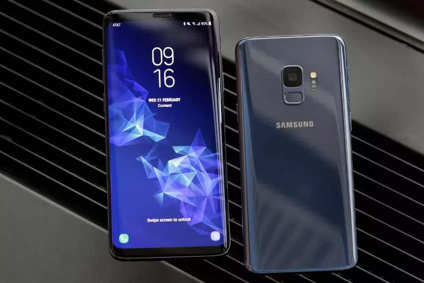 Pierwsze skargi na Samsung Galaxy S9: na ekranach flagowych pojawiły się "martwe strefy"