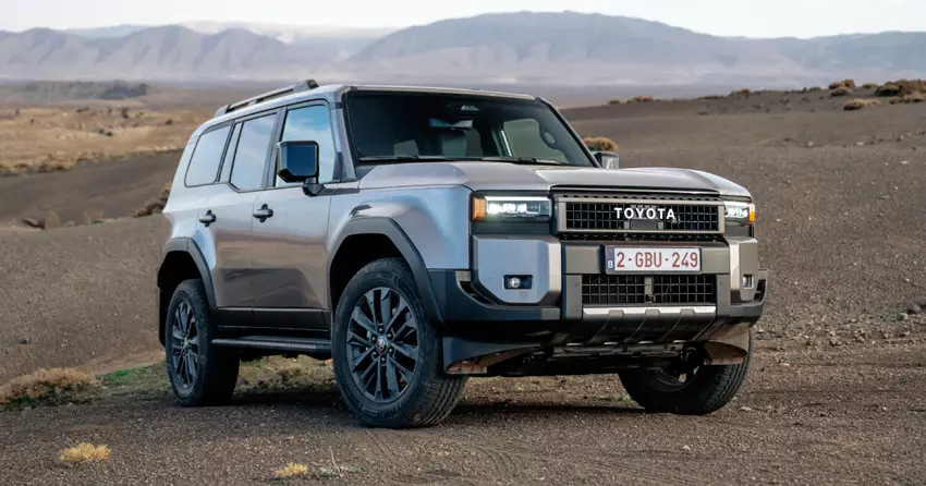 Dieselowy Toyota Land Cruiser 250 otrzymał 48-woltowy system hybrydowy