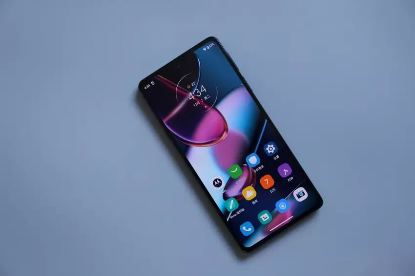 Chińczycy wyprzedali wszystkie smartfony Moto Edge X30 na Snapdragon 8 Gen1 w 25 minut