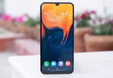Samsung Galaxy A30s zauważyli w bazie ...