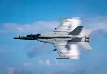 Boeing dostanie 2 mld dolarów na ...