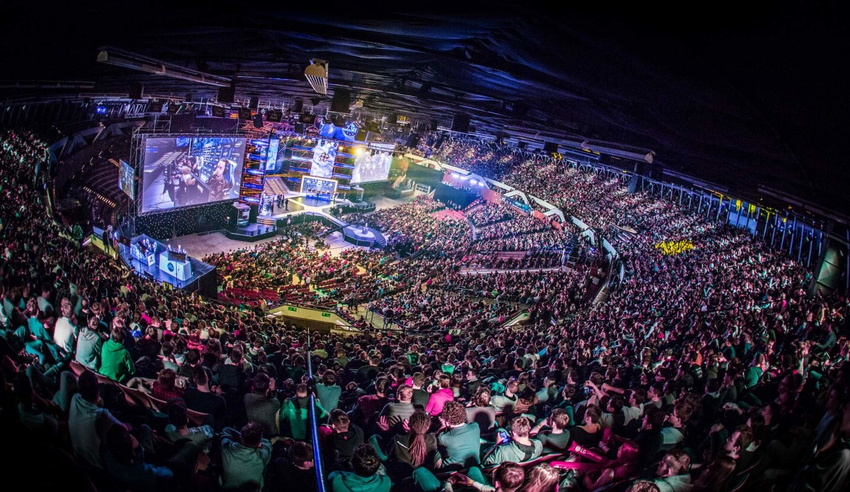 Esports w 2019 roku: jedna czwarta fanów Dota 2, CS: GO i LoL nawet nie gra, ale płaci