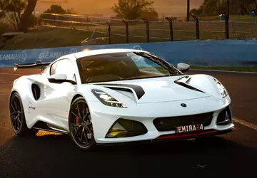 Najpotężniejsza wersja Lotus Emira ujawniła potencjał ...