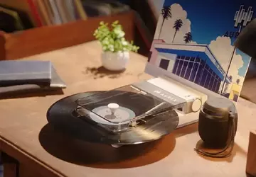 Toshiba zaprezentowała przenośny odtwarzacz płyt winylowych ...